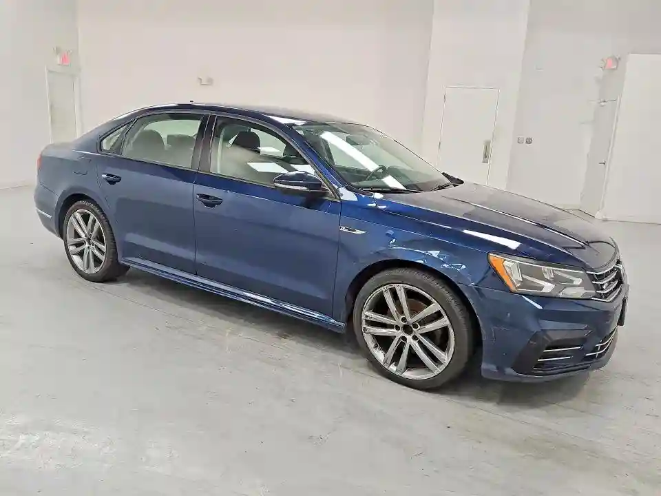 1VWAA7A33JC010327 2018 VOLKSWAGEN PASSAT-3