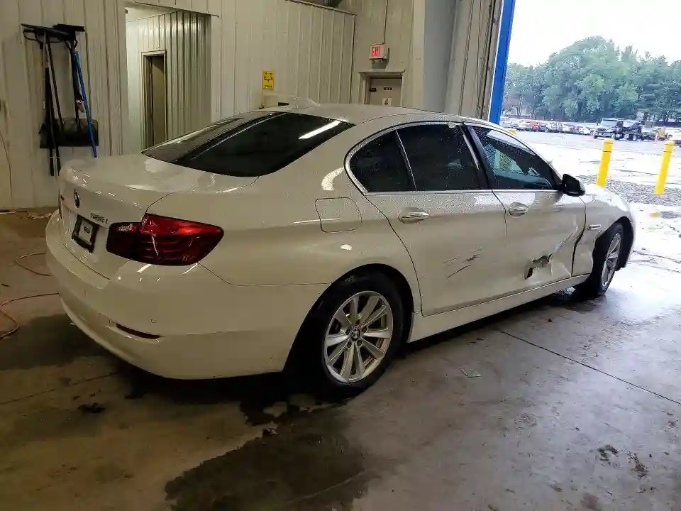 WBA5A7C56FD625066 2015 BMW 5 SERIES-2