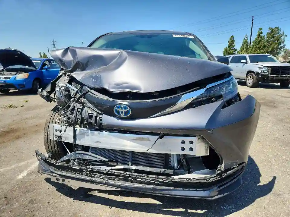 5TDJSKFC4SS201265 2025 TOYOTA SIENNA-4