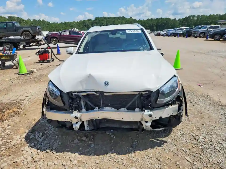 WDC0G4JB5JV057151 2018 MERCEDES-BENZ GLC-CLASS-4