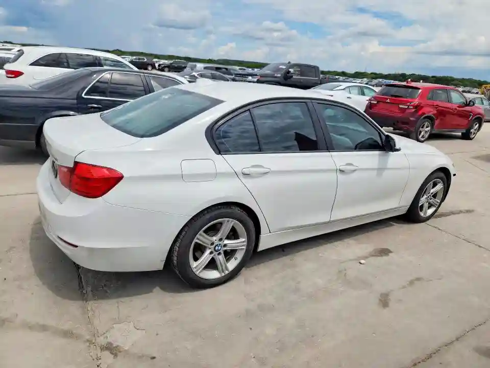 WBA3B1C56FK135840 2015 BMW 3 SERIES-2