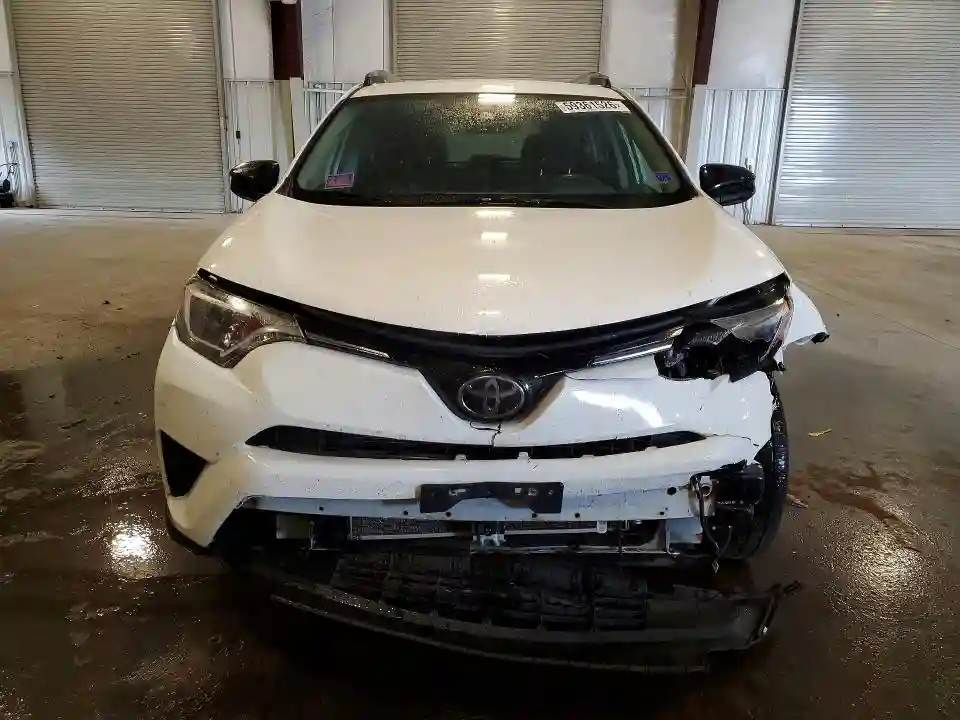 JTMBFREV6JJ186834 2018 TOYOTA RAV4-4