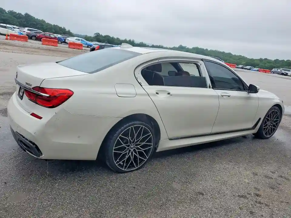 WBA7F2C50JG423747 2018 BMW 7 SERIES-2