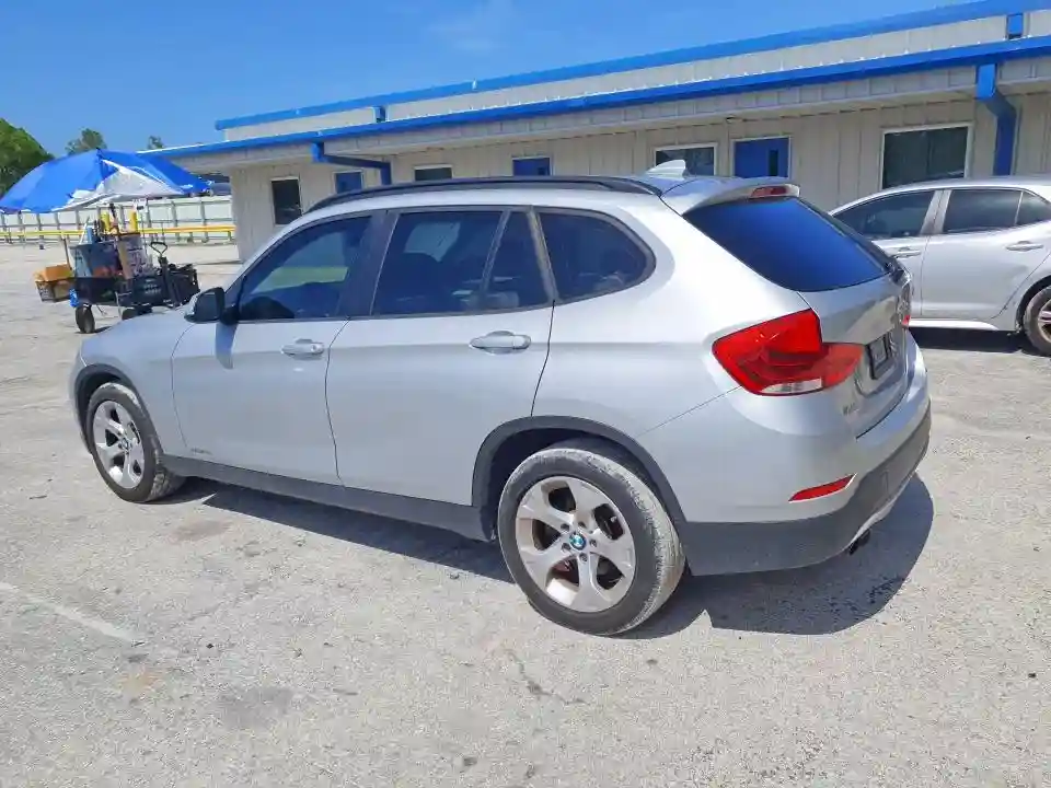 WBAVM1C54FV316422 2015 BMW X1-1