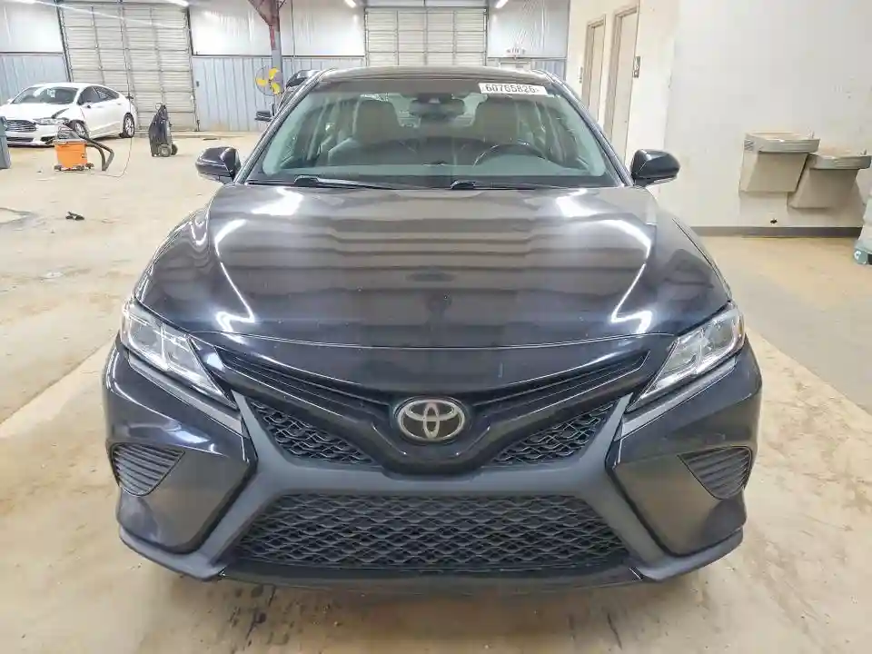 4T1B11HK4JU021599 2018 TOYOTA CAMRY-4