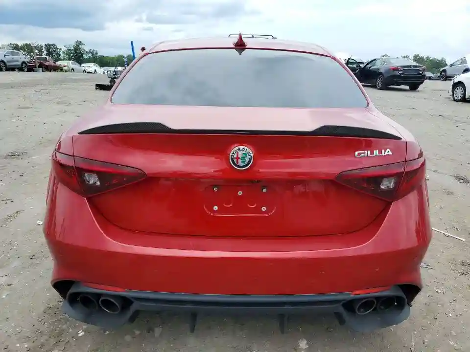 ZARFAEAV2H7547696 2017 ALFA ROMEO GIULIA-5