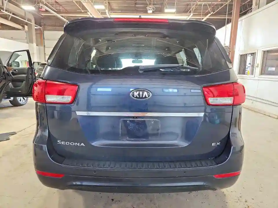 KNDMC5C13G6156230 2016 KIA SEDONA-5