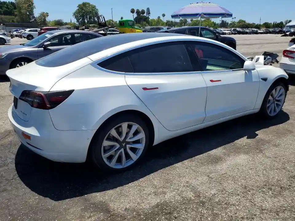 5YJ3E1EB0LF640519 2020 TESLA MODEL 3-2