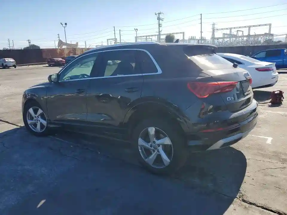 WA1AECF39L1028607 2020 AUDI Q3-1