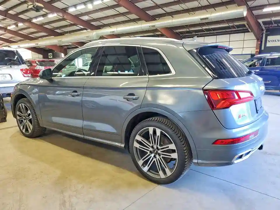 WA1A4AFY6J2048288 2018 AUDI SQ5-1