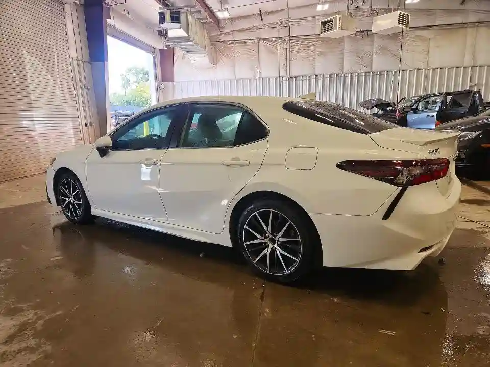 4T1G11AK1MU413749 2021 TOYOTA CAMRY-1