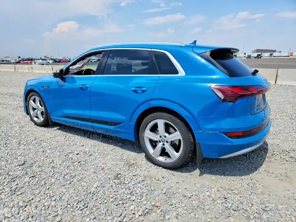 WA1LAAGE0KB002883 2019 AUDI E-TRON-1