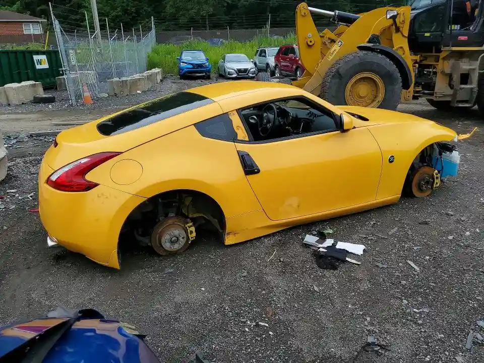 JN1AZ4EH3HM951882 2017 NISSAN 370Z-2