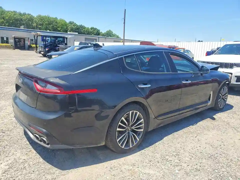 KNAE25LA7J6035356 2018 KIA STINGER-2
