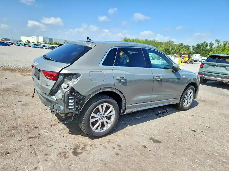 WA1DECF34P1110666 2023 AUDI Q3-2