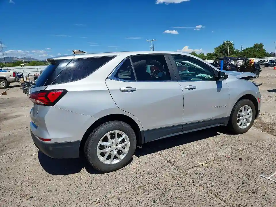 2GNAXTEVXN6111117 2022 CHEVROLET EQUINOX-2