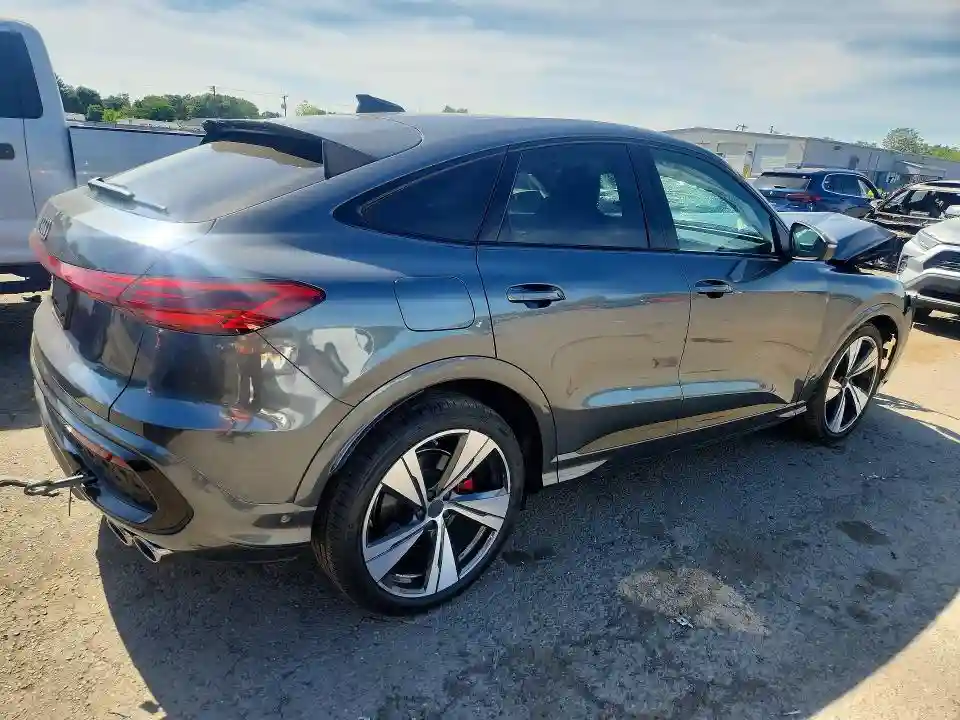 WA1B5AGU8T2027720 2026 AUDI SQ5-2