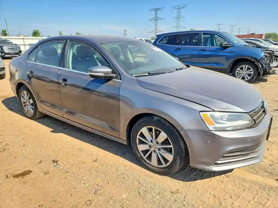 3VWD17AJ2FM230592 2015 VOLKSWAGEN JETTA-3