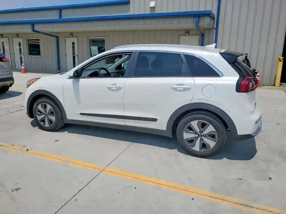 KNDCC3LCXK5317950 2019 KIA NIRO-1
