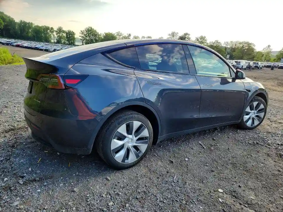 7SAYGDEE8RF988821 2024 TESLA MODEL Y-2