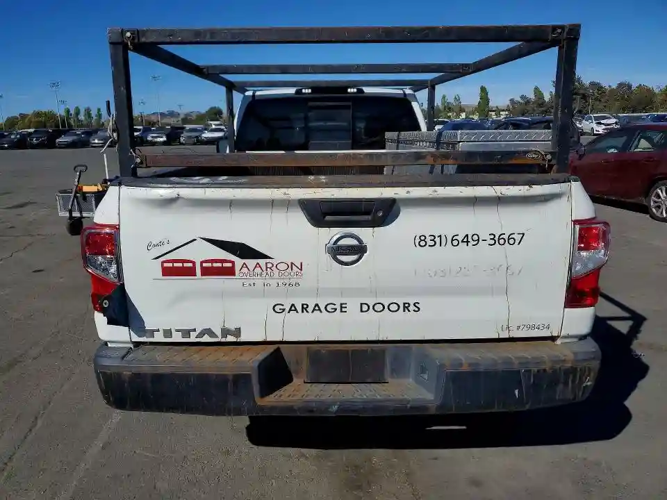 1N6AA1R76HN575884 2017 NISSAN TITAN-5