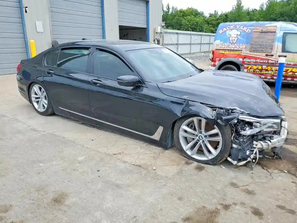 WBA7F2C54JG424075 2018 BMW 7 SERIES-3