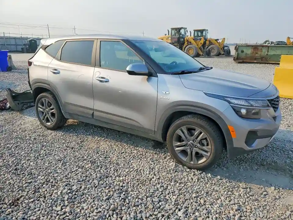 KNDEPCAA5N7321847 2022 KIA SELTOS-3