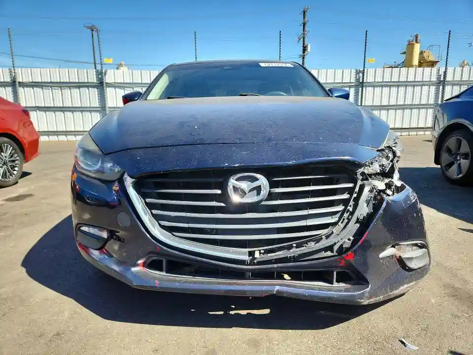 3MZBN1U78JM230968 2018 MAZDA 3-4