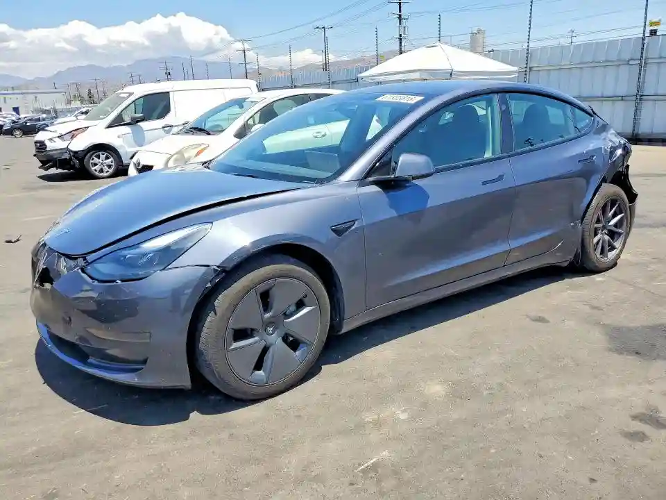 5YJ3E1EA0PF712946 2023 TESLA MODEL 3-0