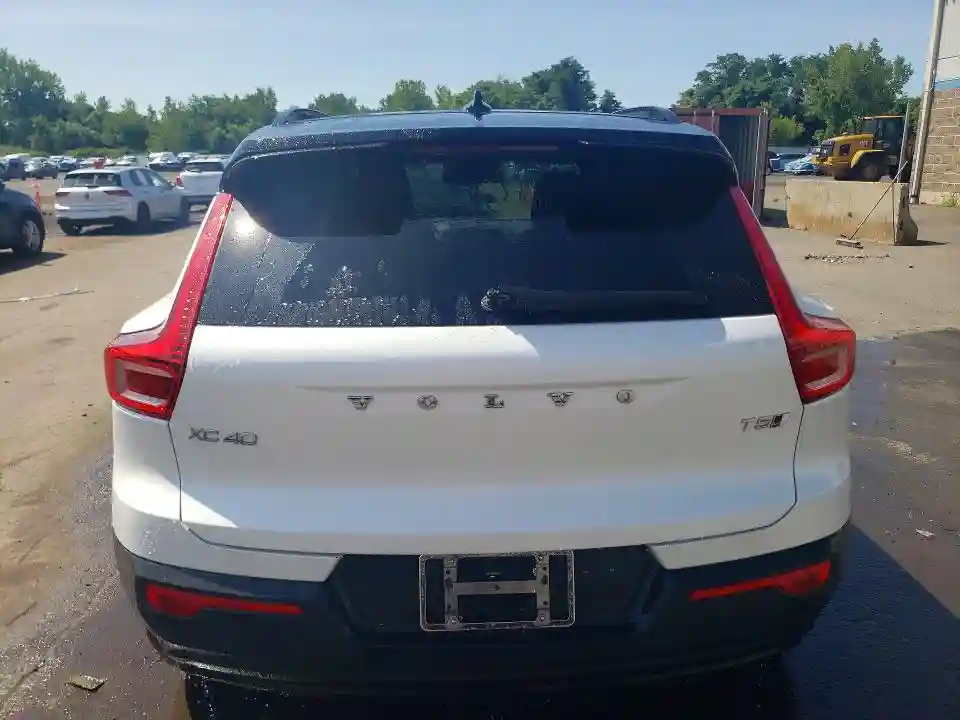 YV4162UM6N2648611 2022 VOLVO XC40-5