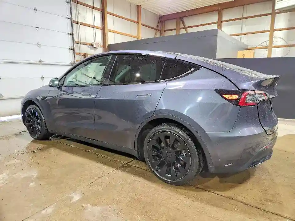 7SAYGDEE0NF386103 2022 TESLA MODEL Y-1