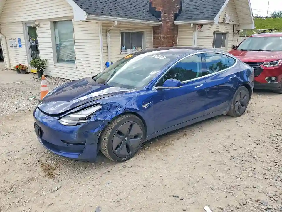 5YJ3E1EA0JF041950 2018 TESLA MODEL 3-0