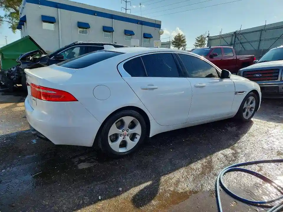 SAJAR4BG0HA977531 2017 JAGUAR XE-2