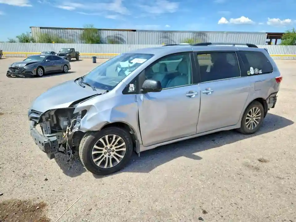 5TDYZ3DCXJS916438 2018 TOYOTA SIENNA-0
