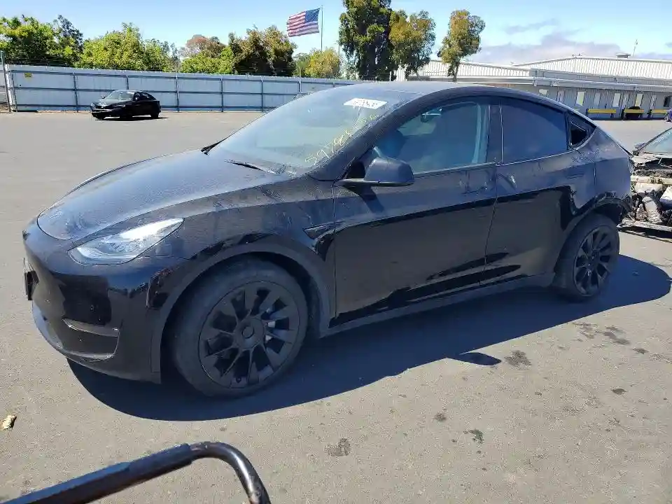 7SAYGDEE8PF586519 2023 TESLA MODEL Y-0
