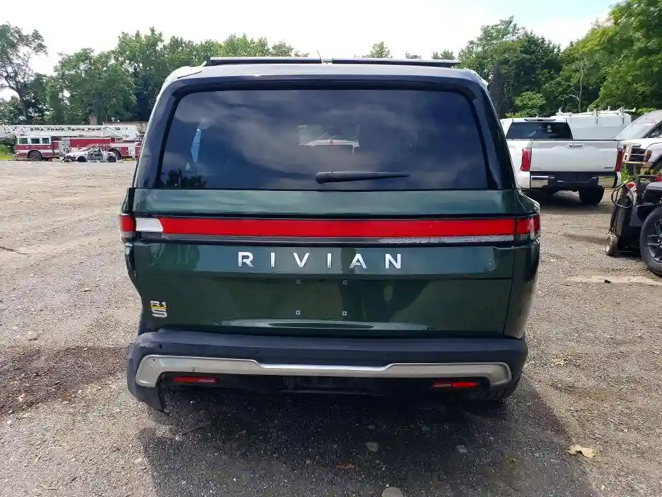 7PDSGABLXPN020988 2023 RIVIAN RIS-5