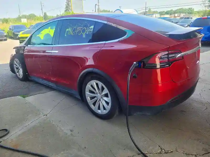 5YJXCAE22KF189454 2019 TESLA MODEL X-2