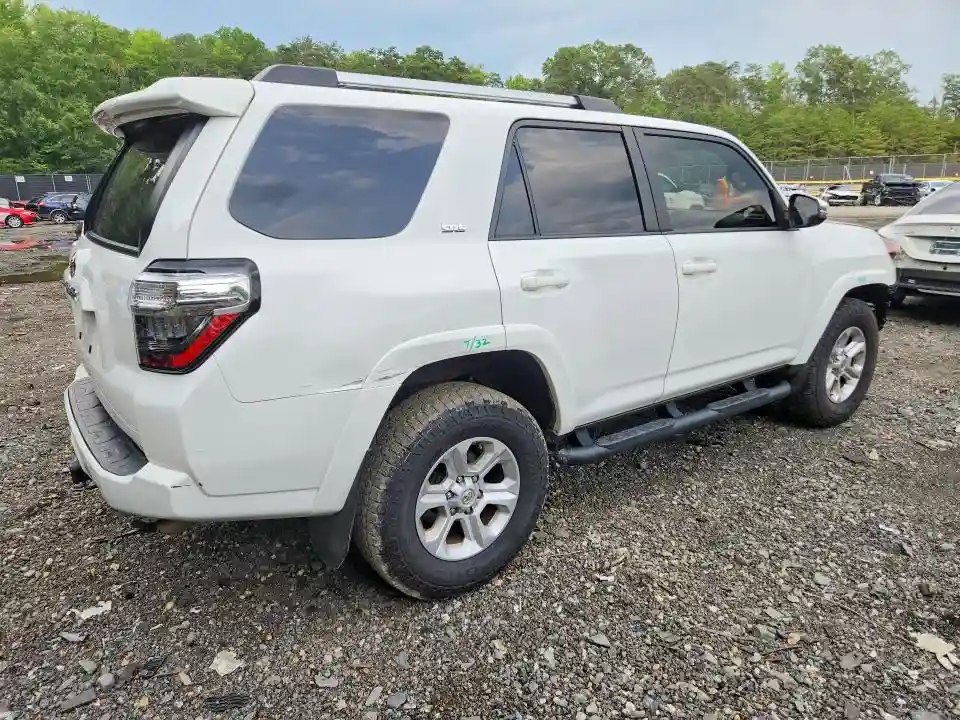 JTENU5JR8N6010943 2022 TOYOTA 4RUNNER-2