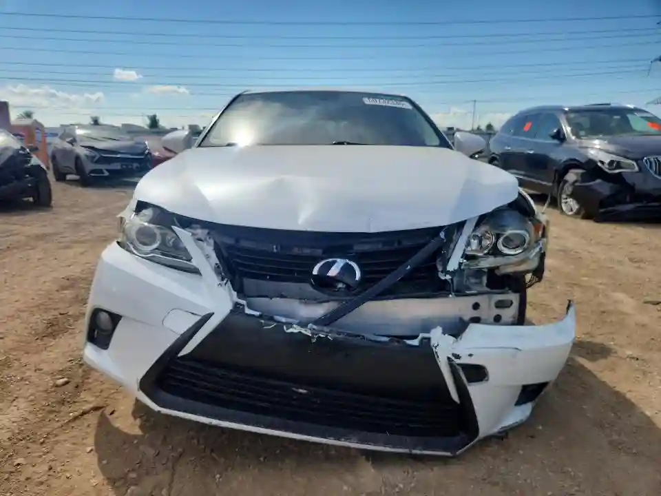 JTHKD5BHXF2214339 2015 LEXUS CT 200-4