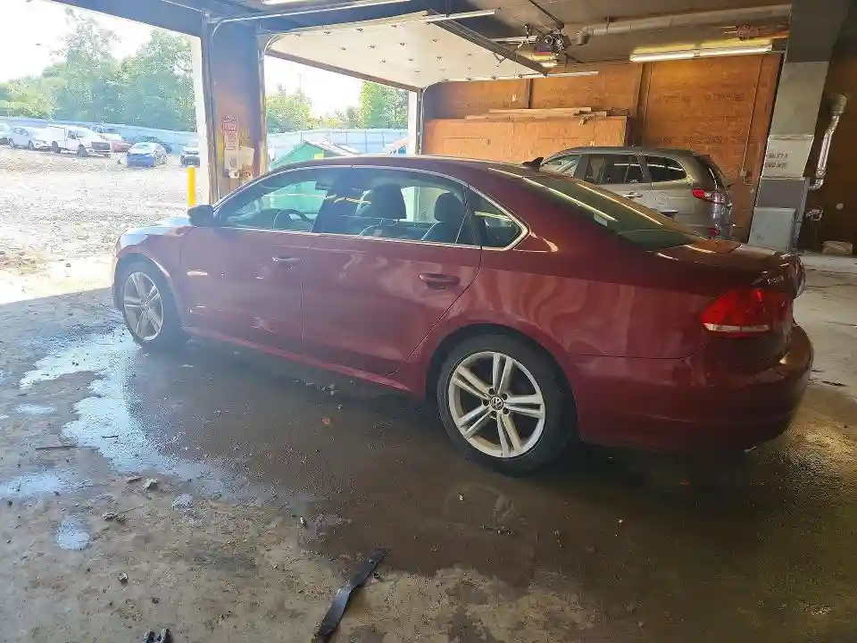 1VWBV7A3XFC018960 2015 VOLKSWAGEN PASSAT-1