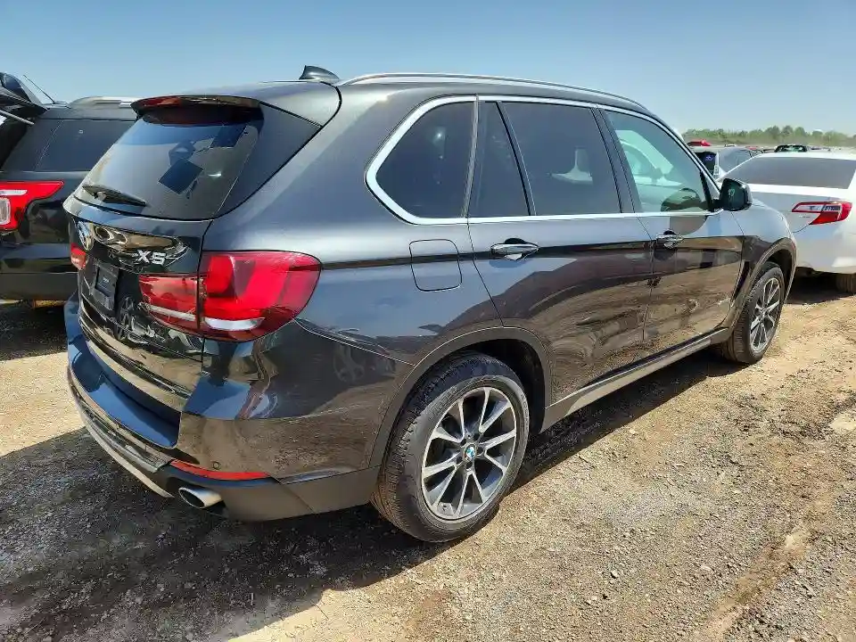 5UXKR0C3XH0V77052 2017 BMW X5-2