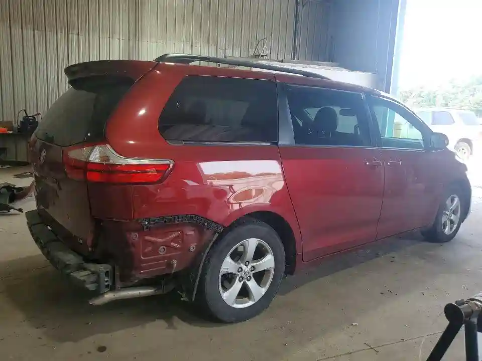 5TDKZ3DC7HS776722 2017 TOYOTA SIENNA-2