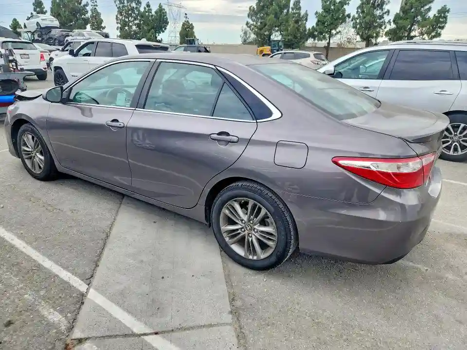 4T1BF1FK2HU624050 2017 TOYOTA CAMRY-1