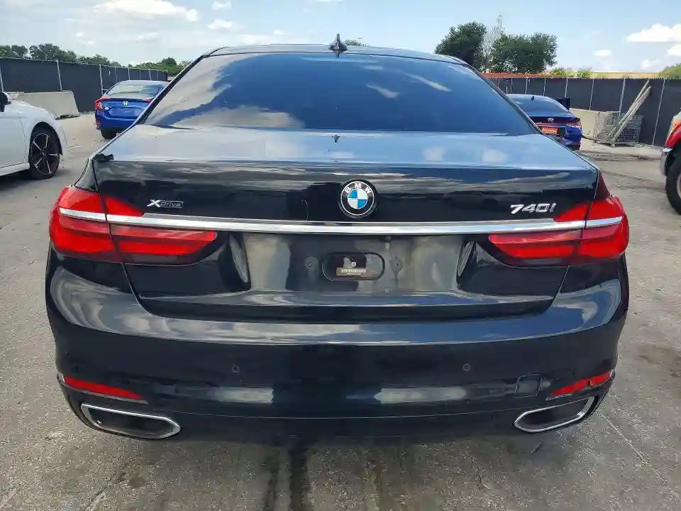 WBA7E4C50JGV23989 2018 BMW 7 SERIES-5