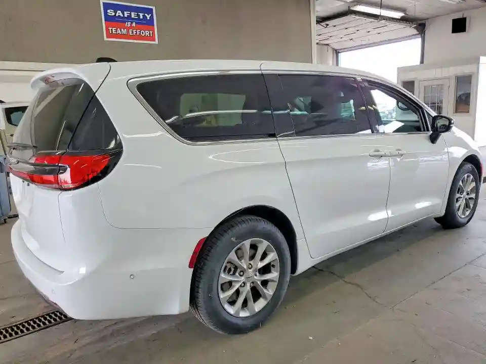 2C4RC3BG8RR181488 2024 CHRYSLER PACIFICA-2