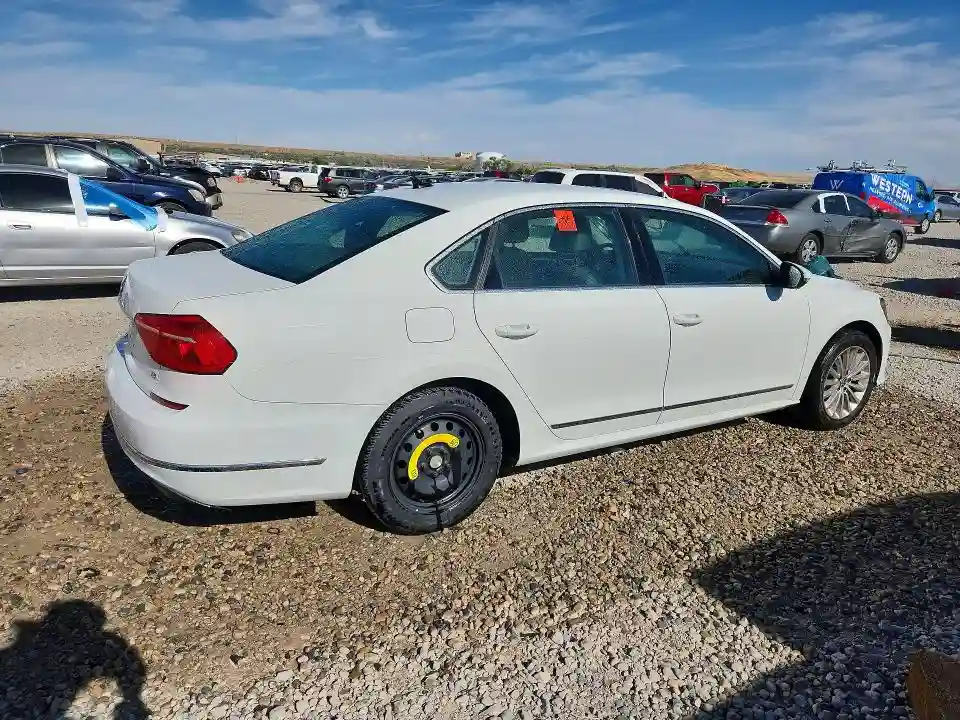 1VWBT7A38GC009424 2016 VOLKSWAGEN PASSAT-2