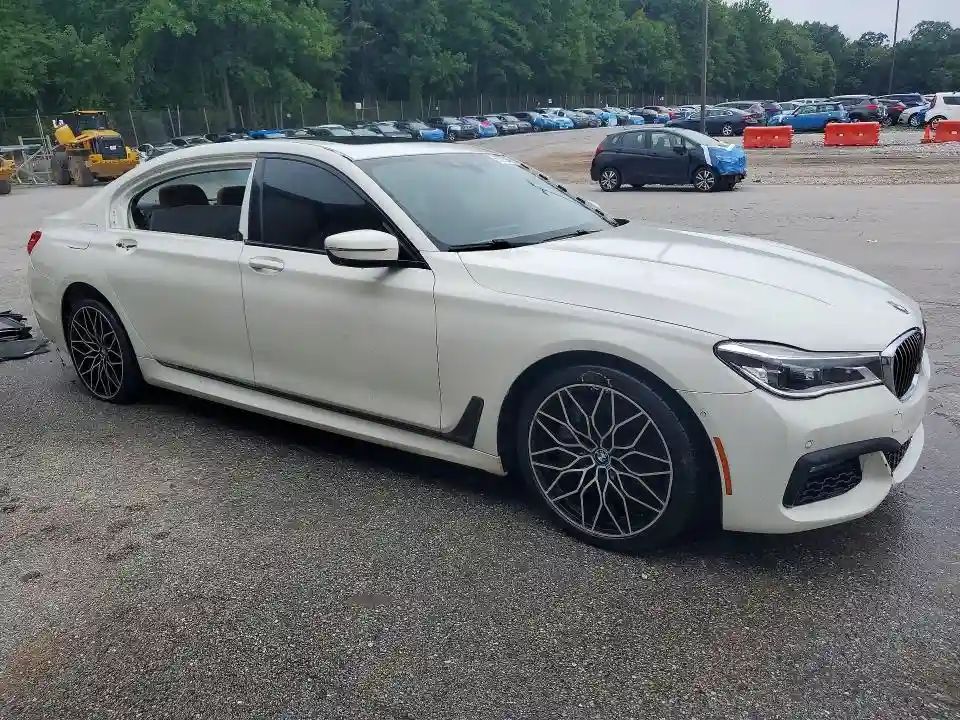 WBA7F2C50JG423747 2018 BMW 7 SERIES-3