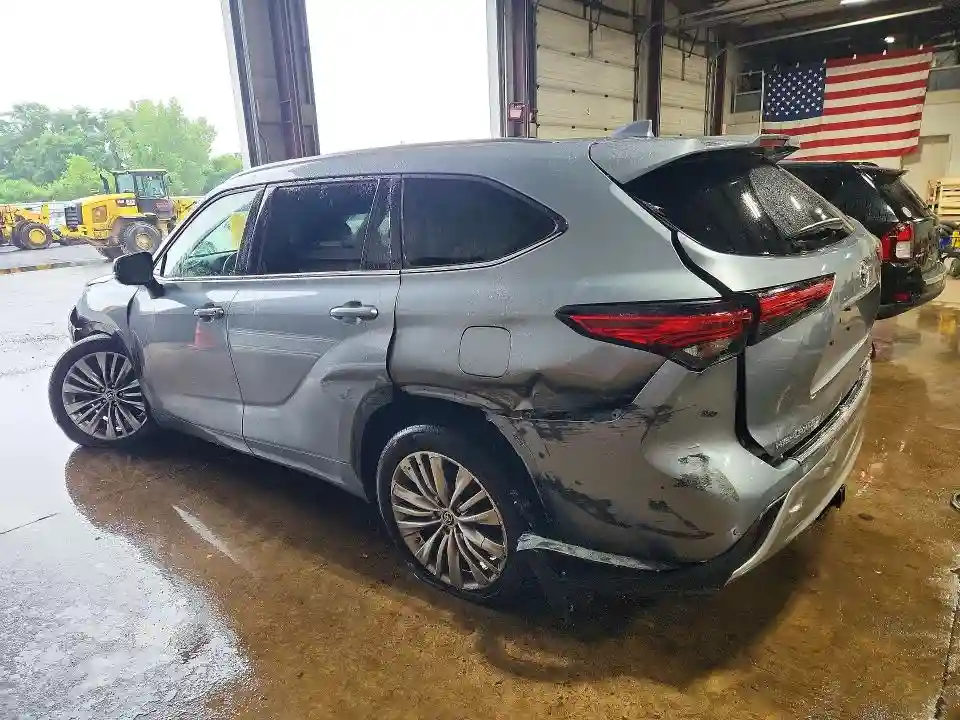 5TDFZRBH6MS086568 2021 TOYOTA HIGHLANDER-1