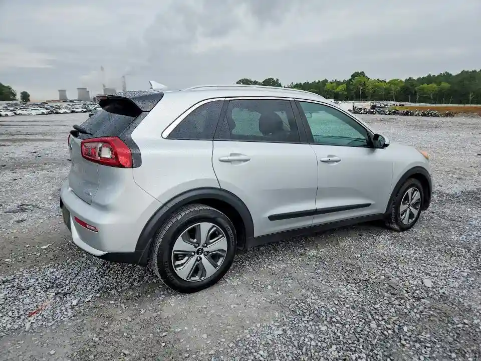 KNDCC3LC7H5036083 2017 KIA NIRO-2