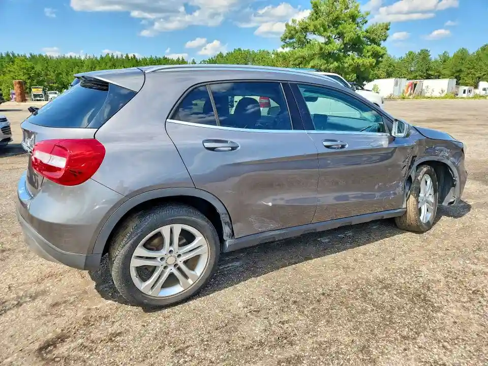 WDCTG4GB3JJ371070 2018 MERCEDES-BENZ GLA-CLASS-2